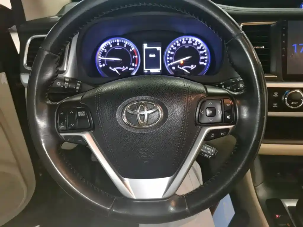 Toyota Highlander — миниатюра 11