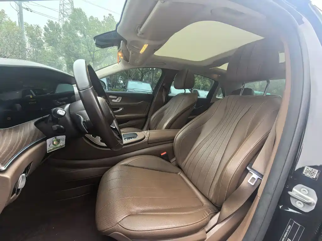 Mercedes-Benz E-Class - фото 6