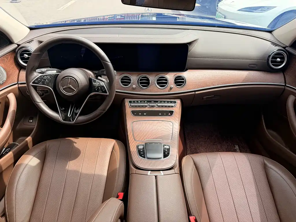 Mercedes-Benz E-Class — миниатюра 19