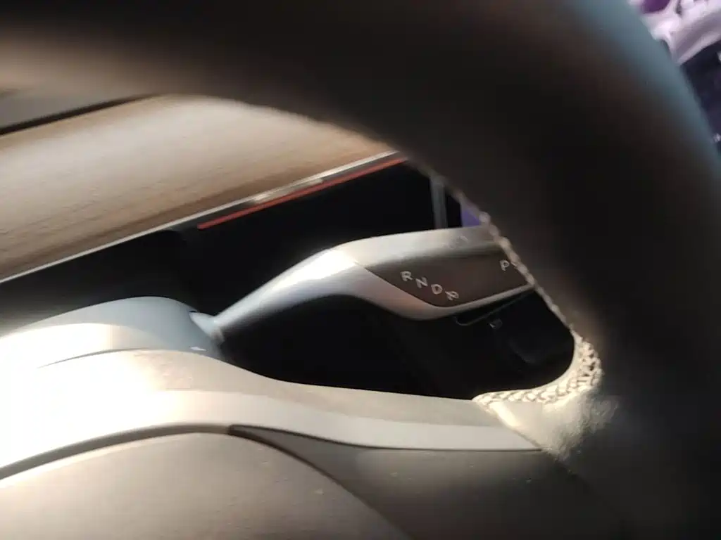 Tesla Model Y — миниатюра 14