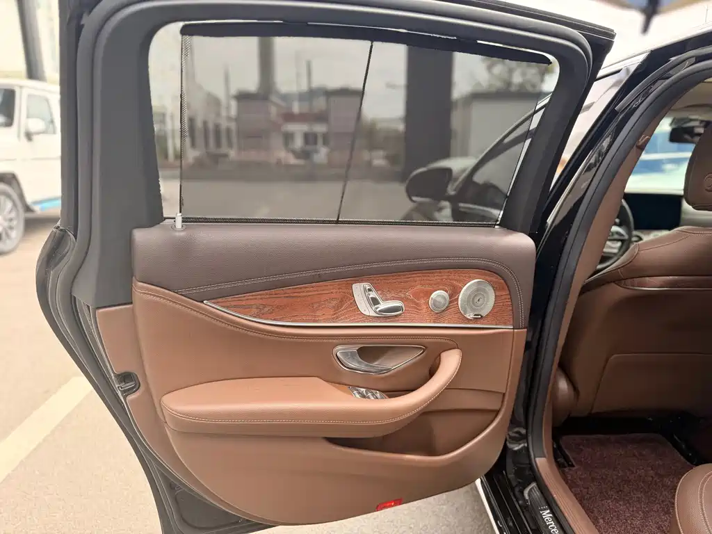 Mercedes-Benz E-Class — миниатюра 16