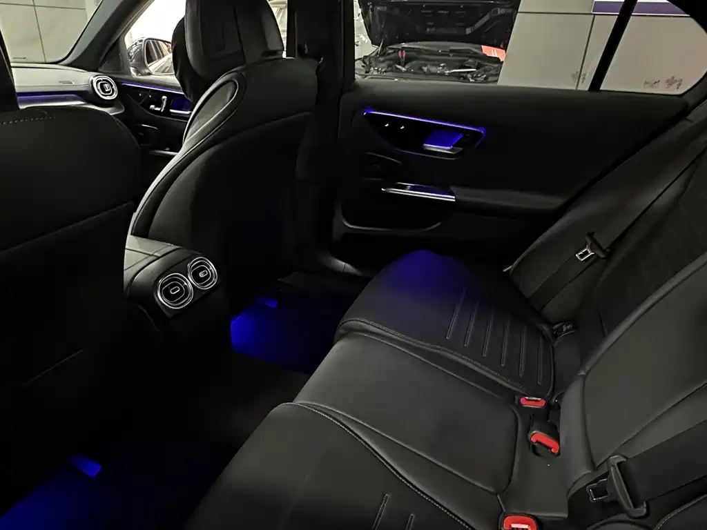 Mercedes-Benz C-Class — миниатюра 9