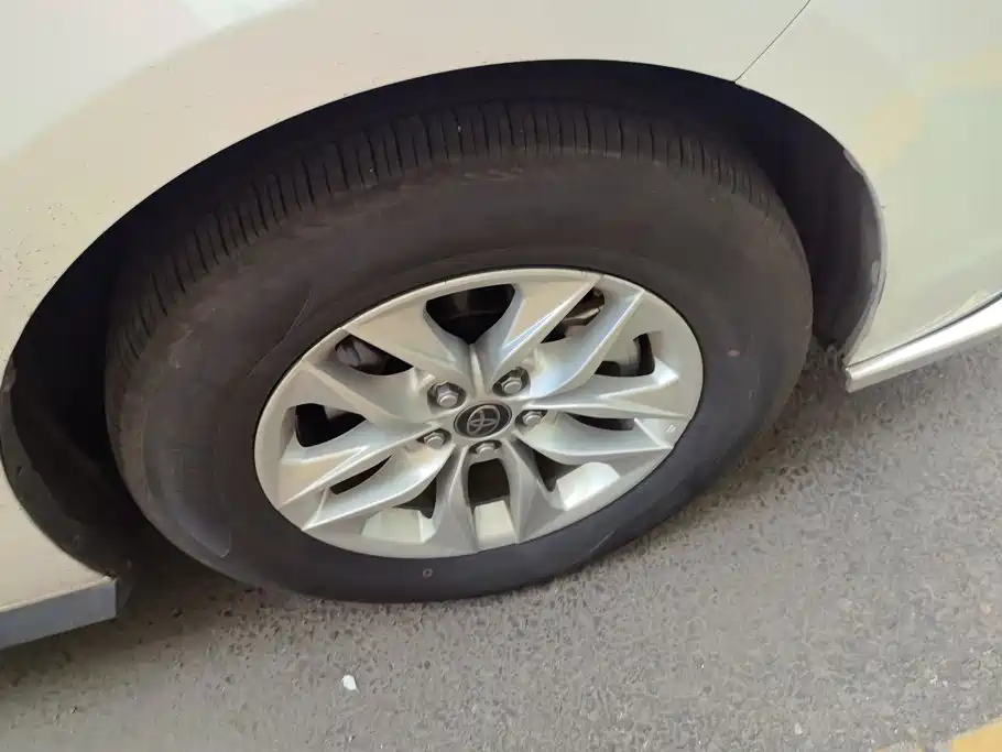 Toyota Granvia — миниатюра 6