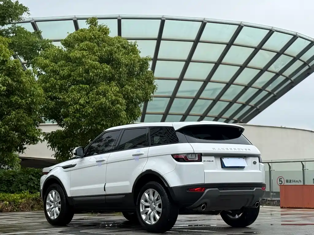 Land Rover Range Rover Evoque 2016 2.0T PURE
