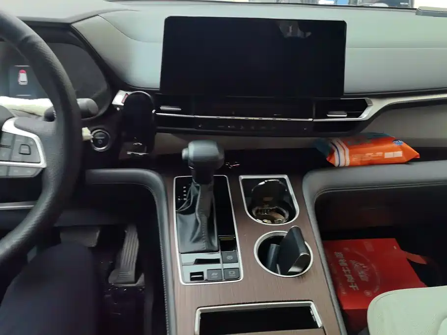 Toyota Granvia — миниатюра 13