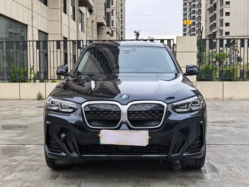 BMW iX3 2024 Lead
