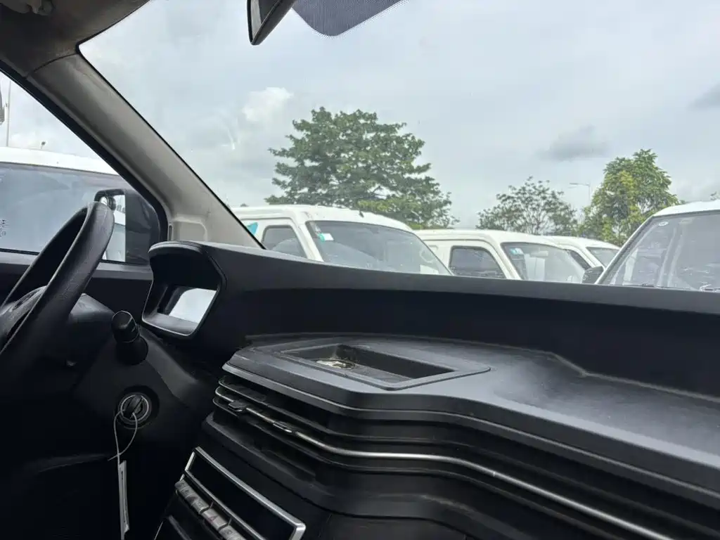 Karry Dolphin EV — миниатюра 9