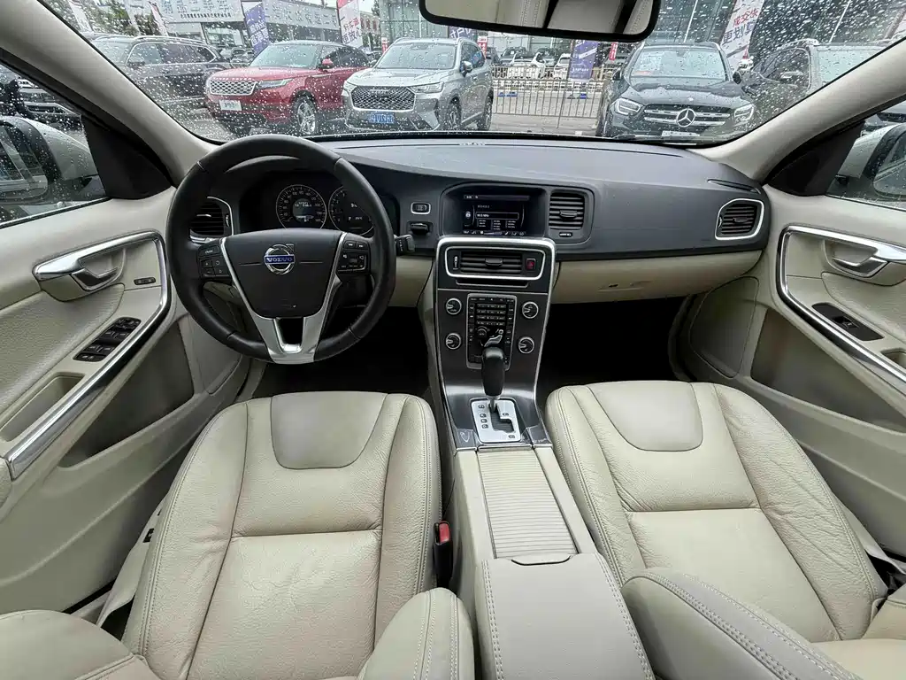 Volvo S60 (Import) — миниатюра 21