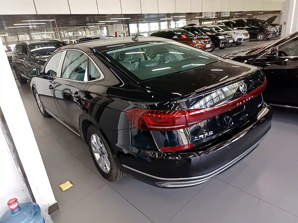 Volkswagen Passat PHEV — миниатюра 5