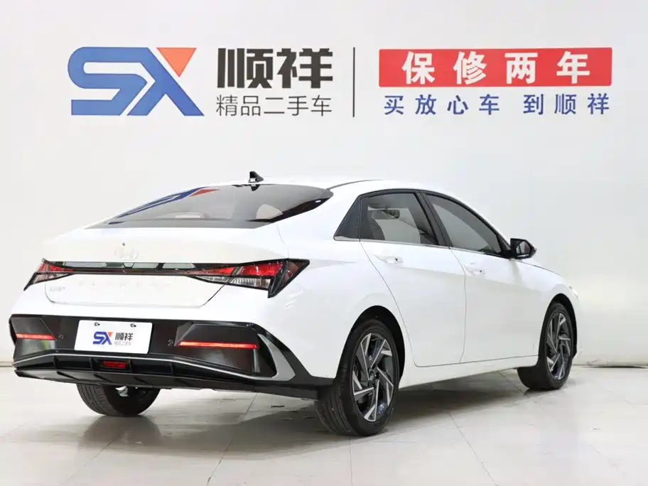 Hyundai Elantra — миниатюра 4