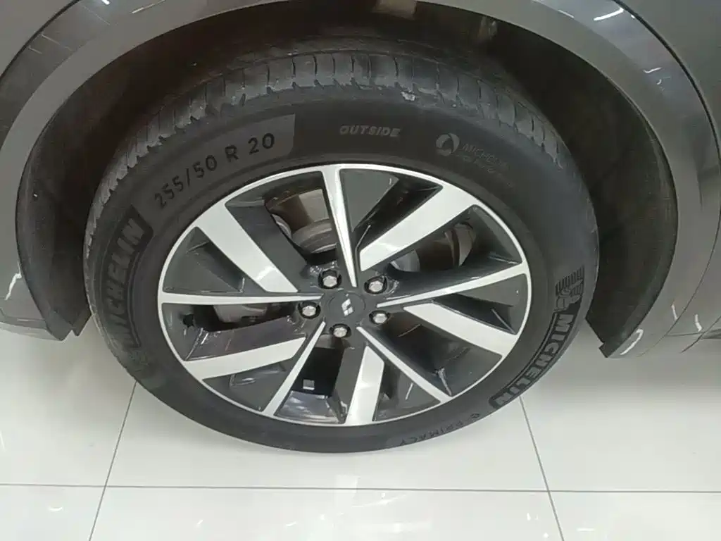 Li Auto Li L8 — миниатюра 23