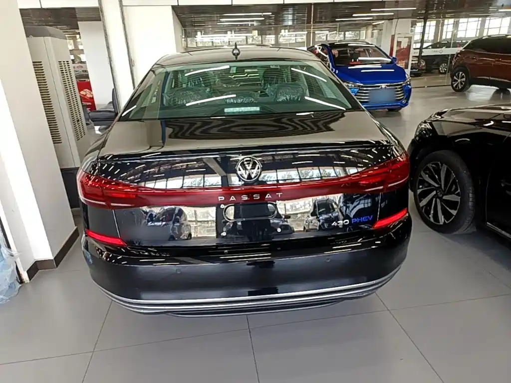 Volkswagen Passat PHEV — миниатюра 6