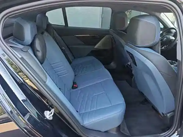 BMW i5 — миниатюра 10