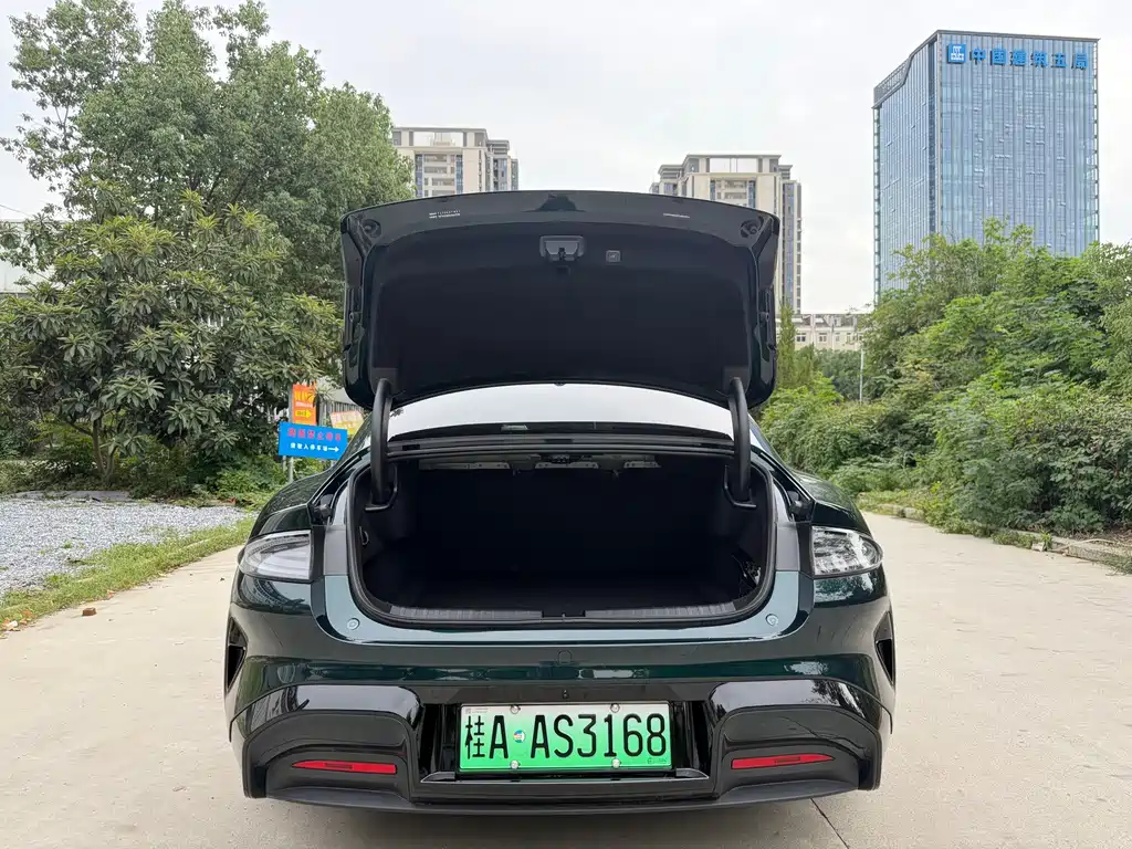Xiaomi SU7 — миниатюра 8