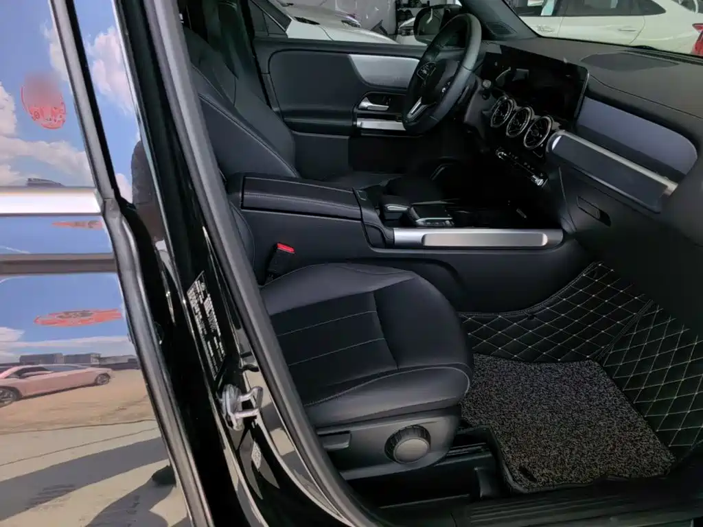 Mercedes-Benz GLB — миниатюра 25