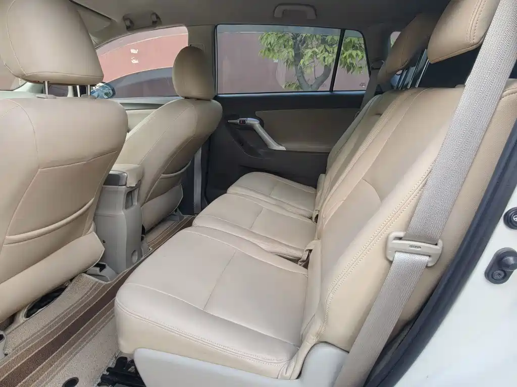 Toyota Verso — миниатюра 14