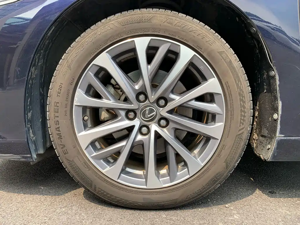Lexus ES — миниатюра 8