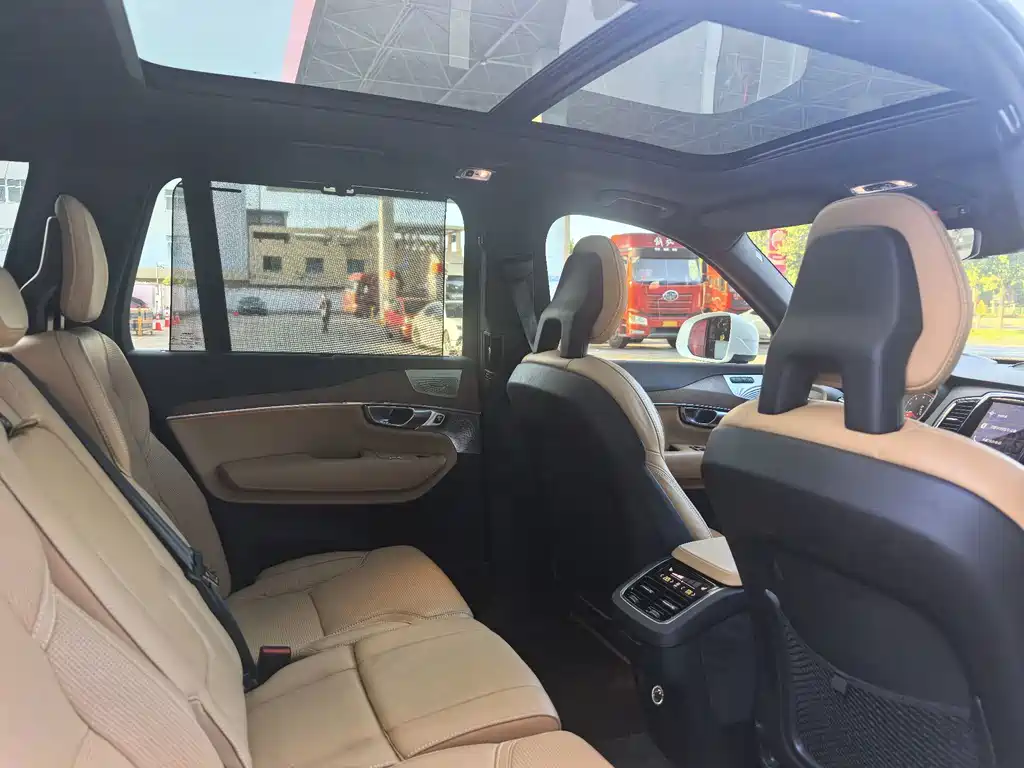 Volvo XC90 — миниатюра 15