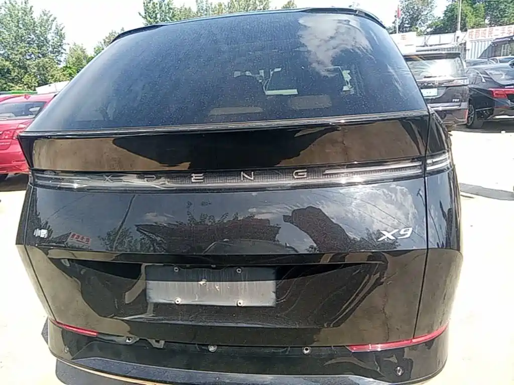 XPeng X9 — миниатюра 6