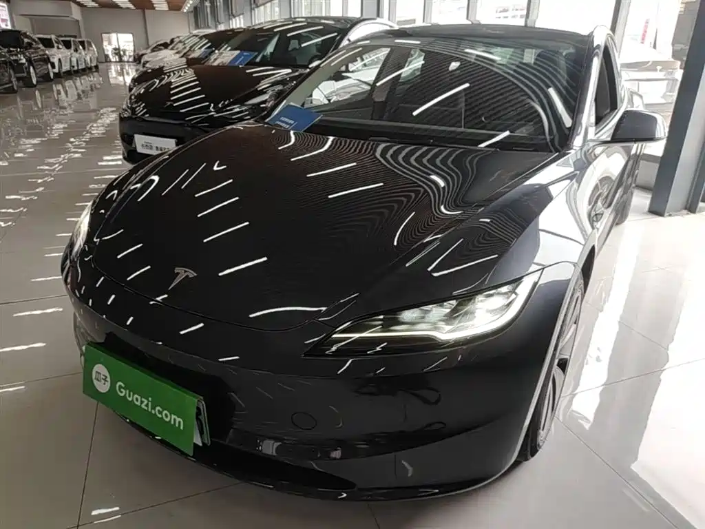 Tesla Model 3 2024