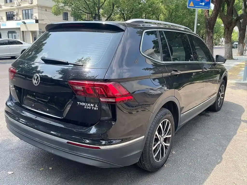 Volkswagen Tiguan L — миниатюра 7