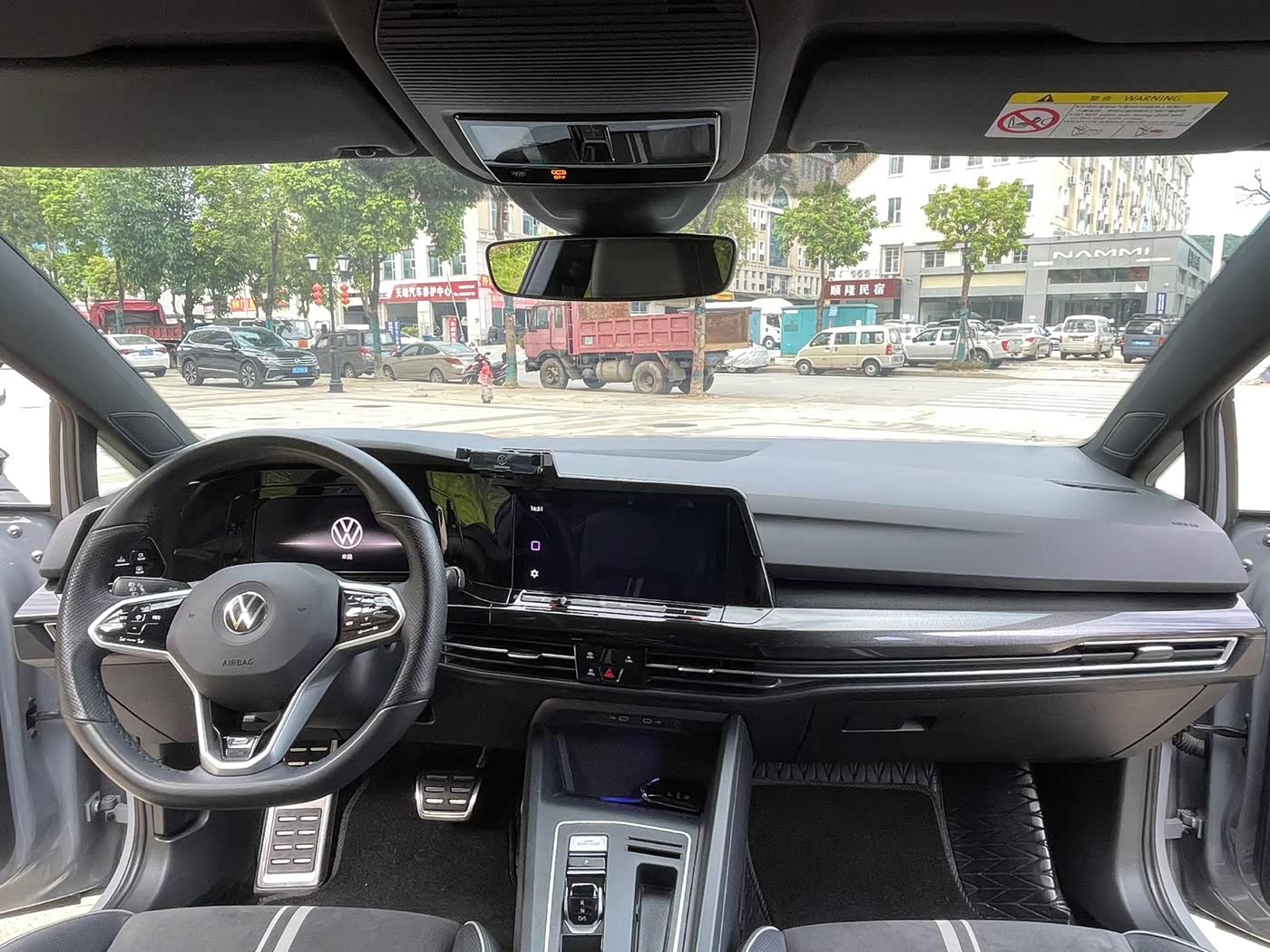 Volkswagen Golf 1.4 л 2022 г. Серебристо-серый, пробег 44000 км