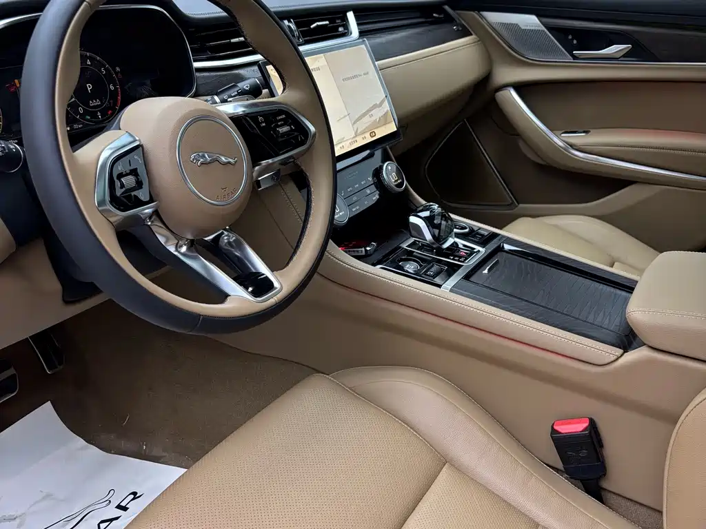 Jaguar XFL — миниатюра 7