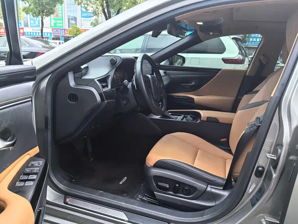 Lexus ES — миниатюра 5