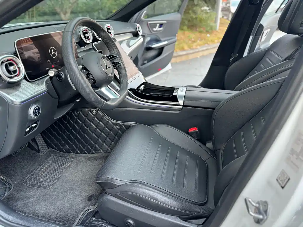 Mercedes-Benz C-Class — миниатюра 6