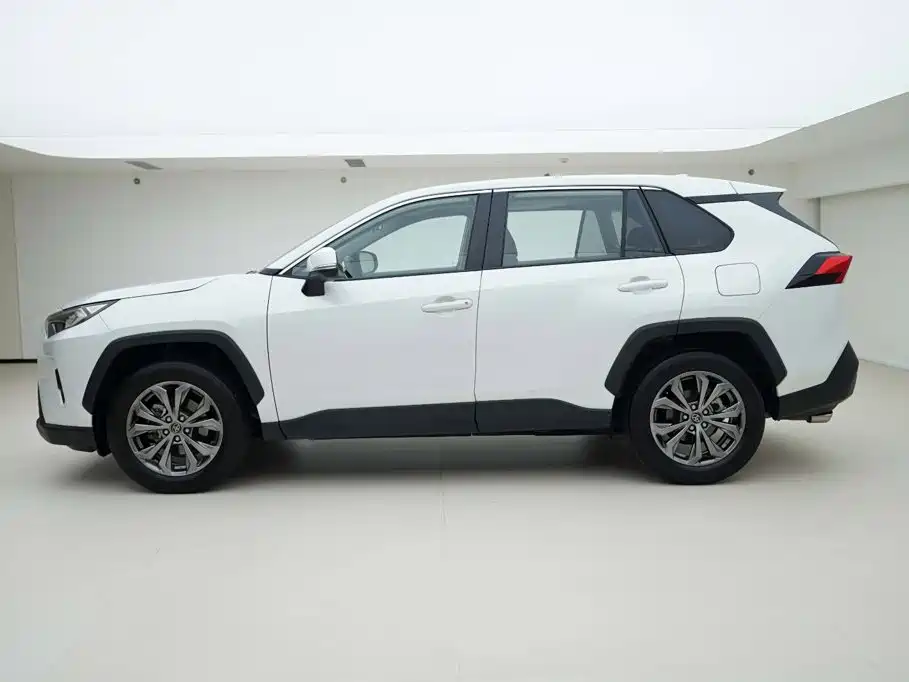 Toyota RAV4 — миниатюра 3