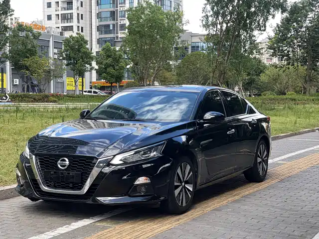 NISSAN TEANA