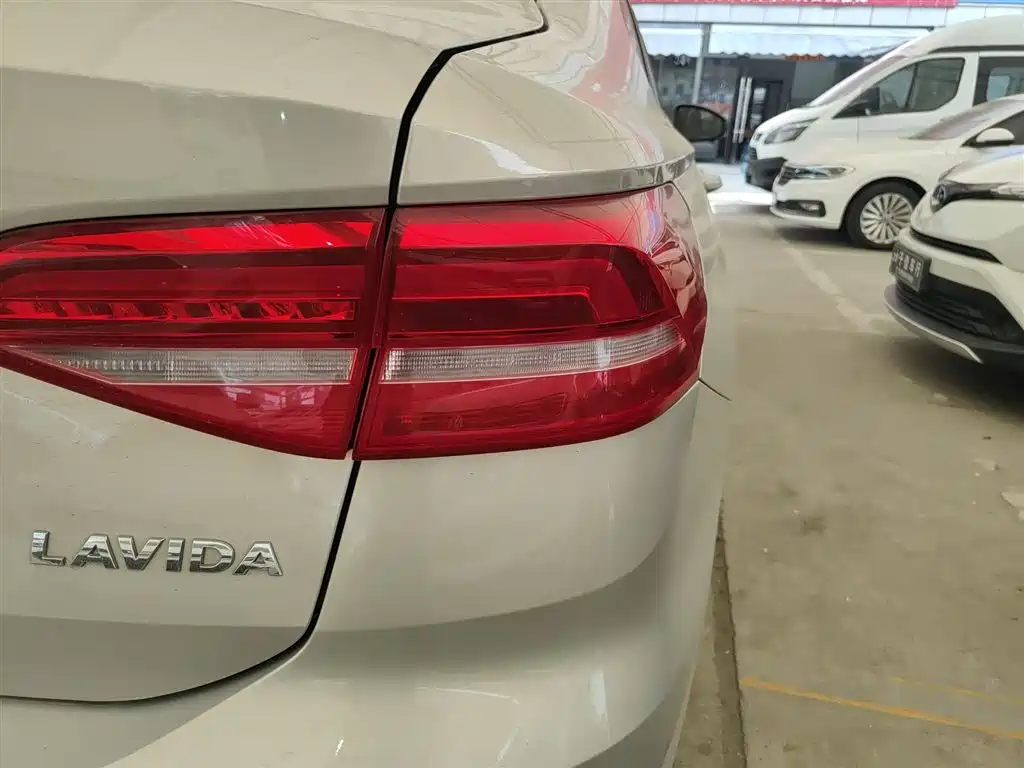 Volkswagen Lavida 2018 1.5L AT Comfort V