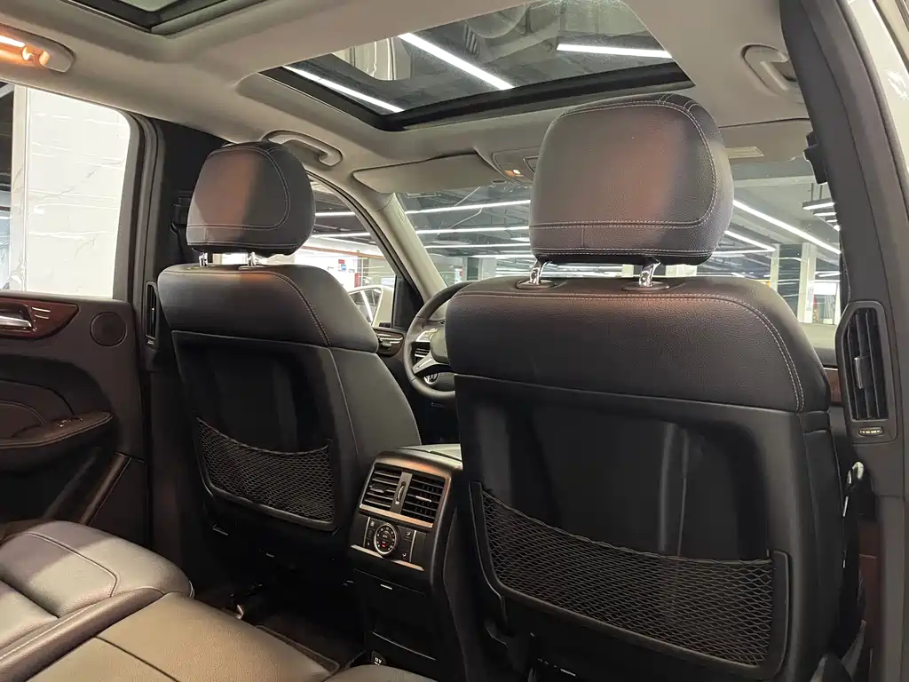 Mercedes-Benz M-Class — миниатюра 10
