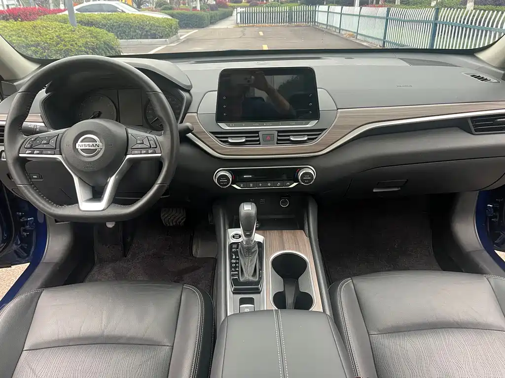 NISSAN TEANA