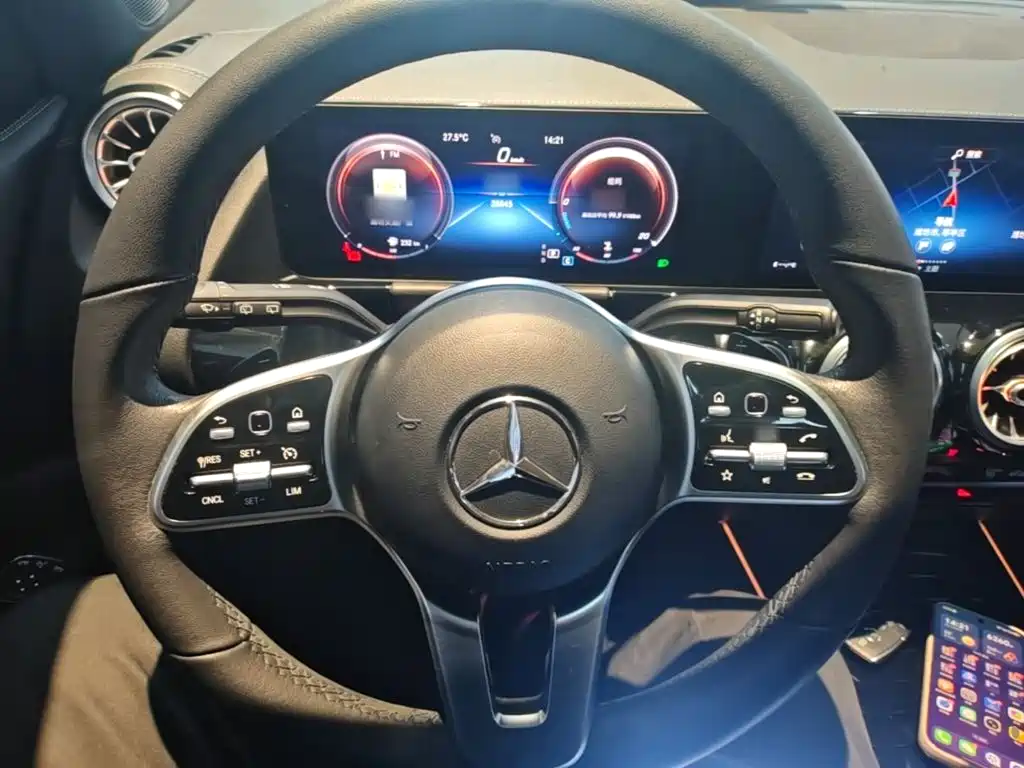 Mercedes-Benz GLA — миниатюра 11