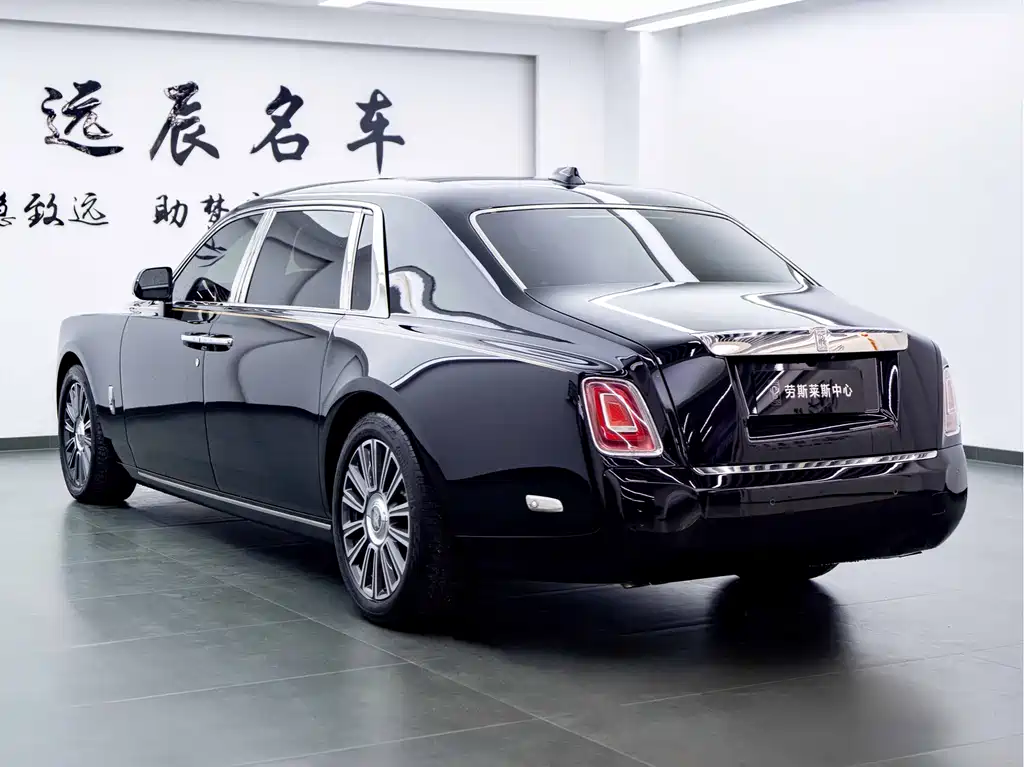 ROLLS-ROYCE PHANTOM