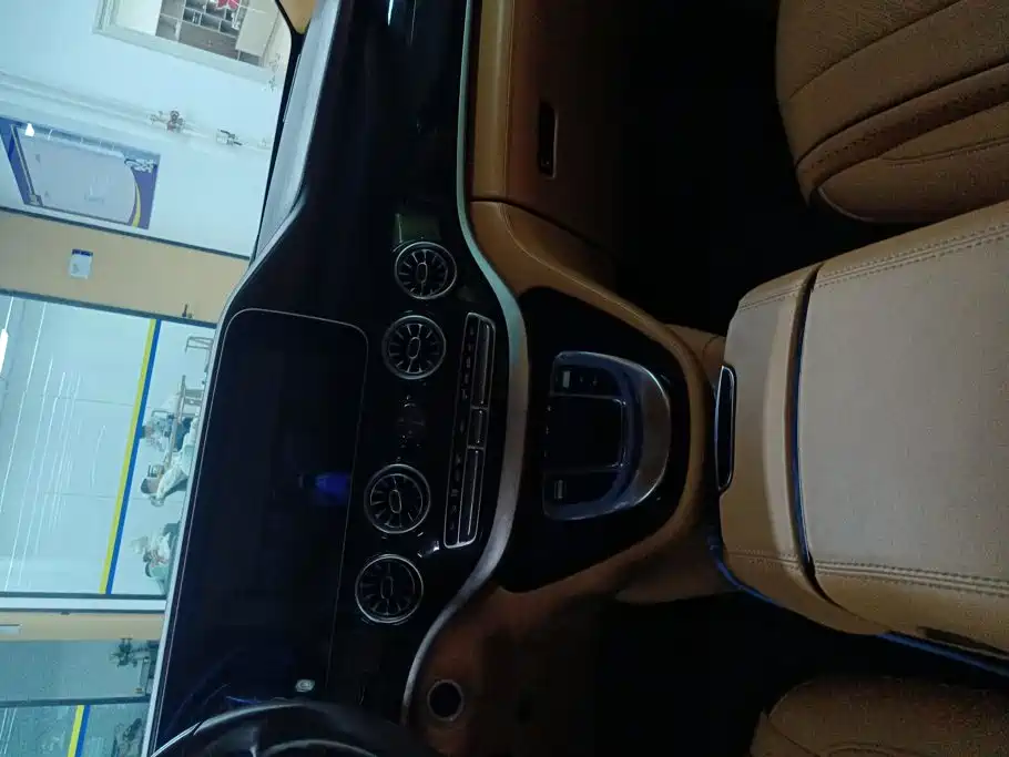 Mercedes-Benz Vito — миниатюра 13