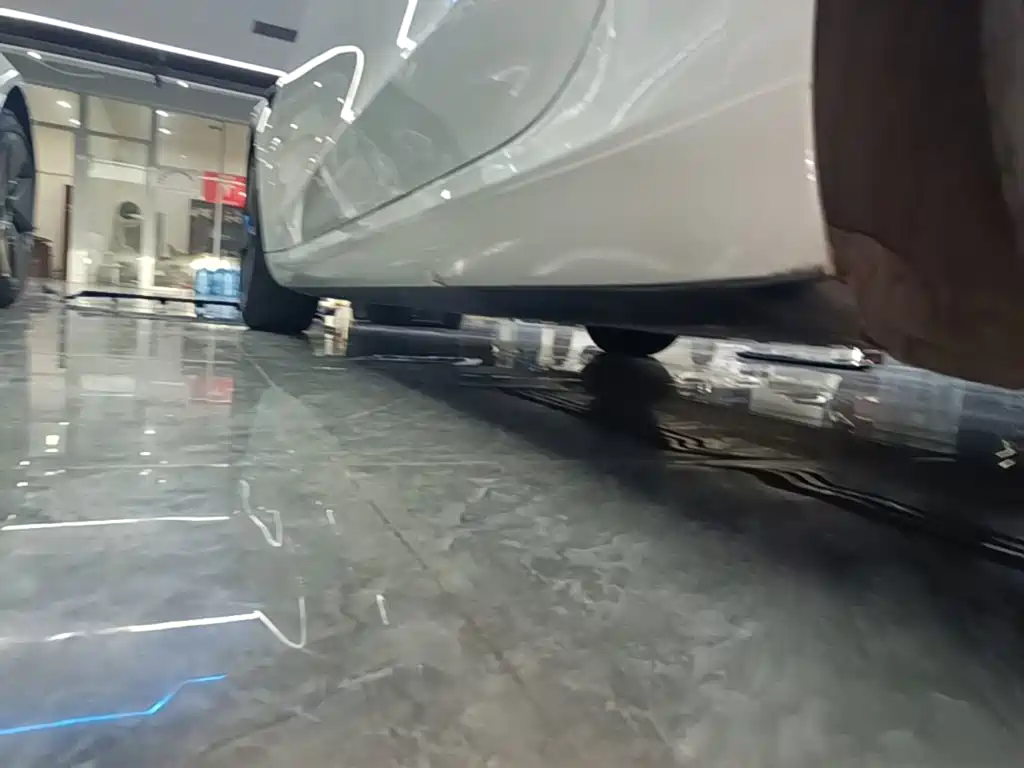 Tesla Model 3 — миниатюра 22