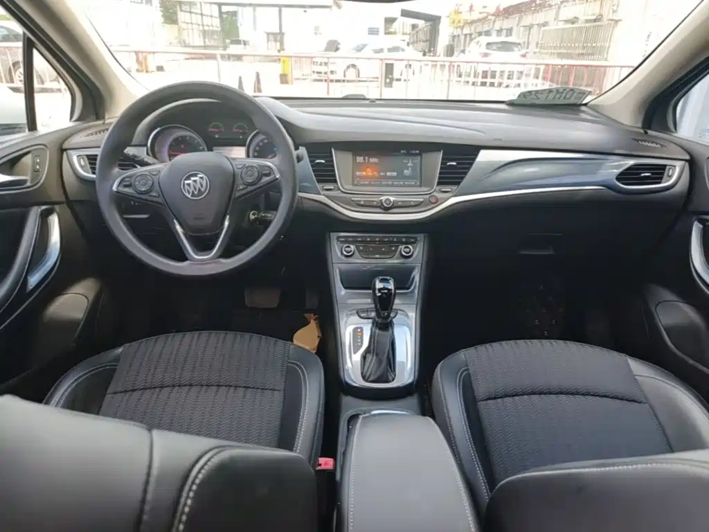 Buick Verano — миниатюра 10