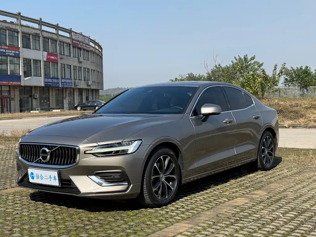 VOLVO S60