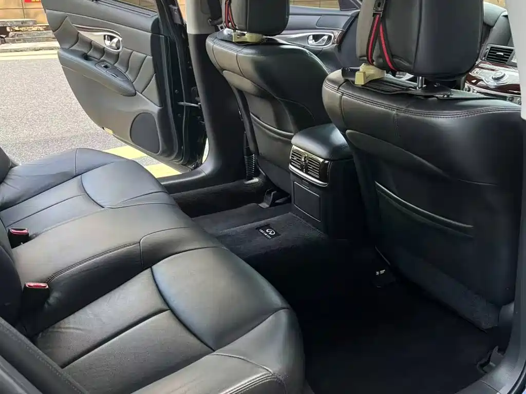Infiniti Q70 — миниатюра 9