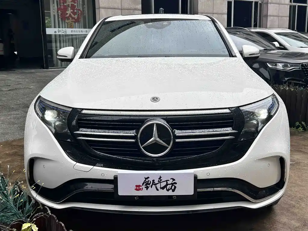 Mercedes-Benz EQC — миниатюра 2