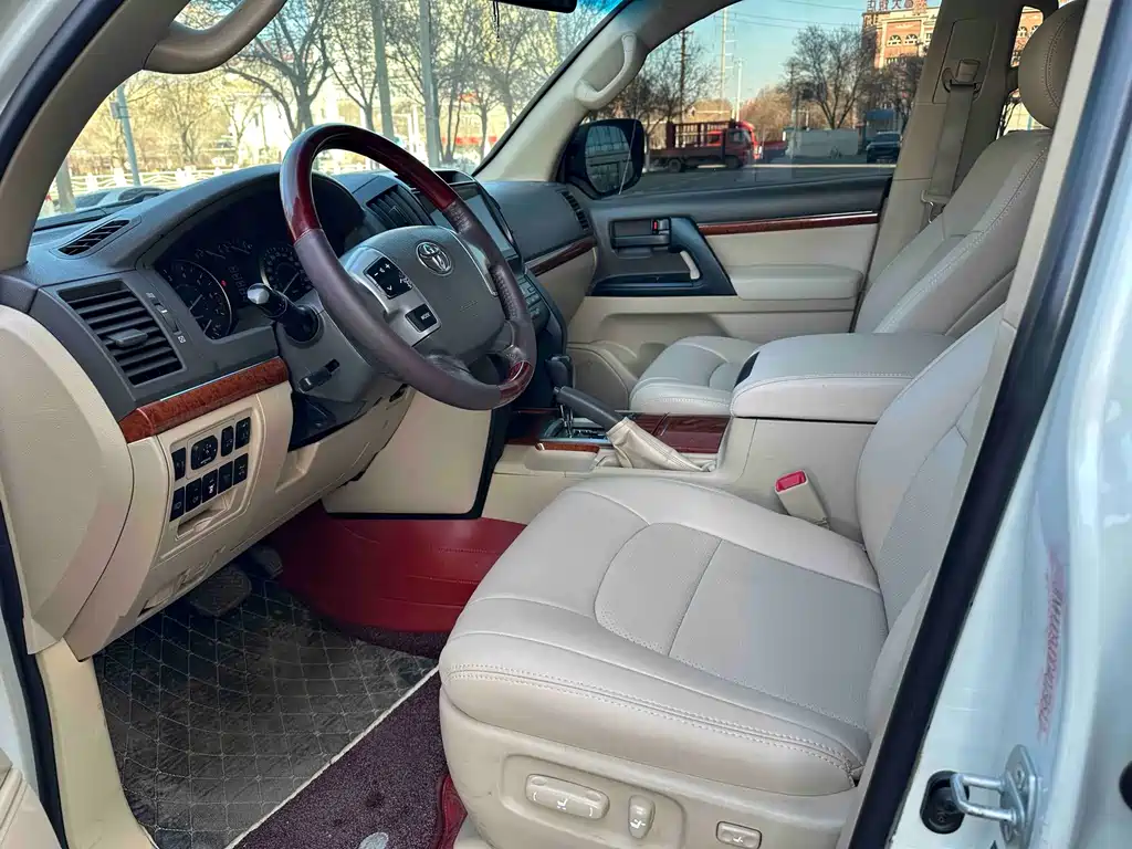 Toyota Land Cruiser 2014 4.0L AT
