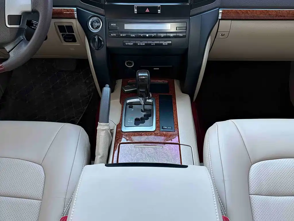 Toyota Land Cruiser 2014 4.0L AT