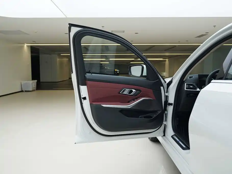 BMW 3 Series — миниатюра 17