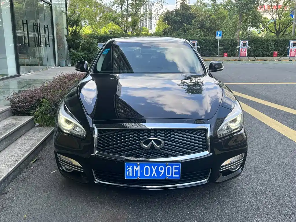 Infiniti Q70 — миниатюра 2