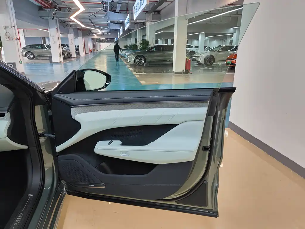 ZEEKR EXTREME KRYPTON 001