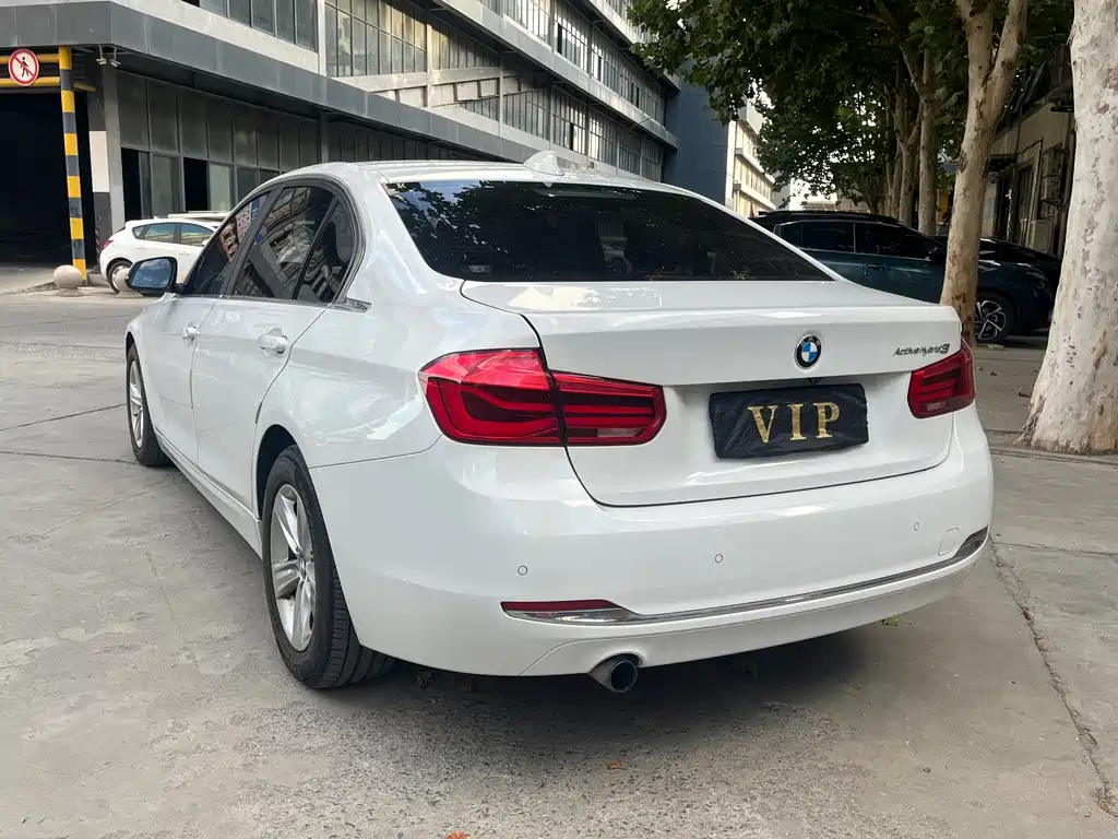 BMW 3 Series — миниатюра 4