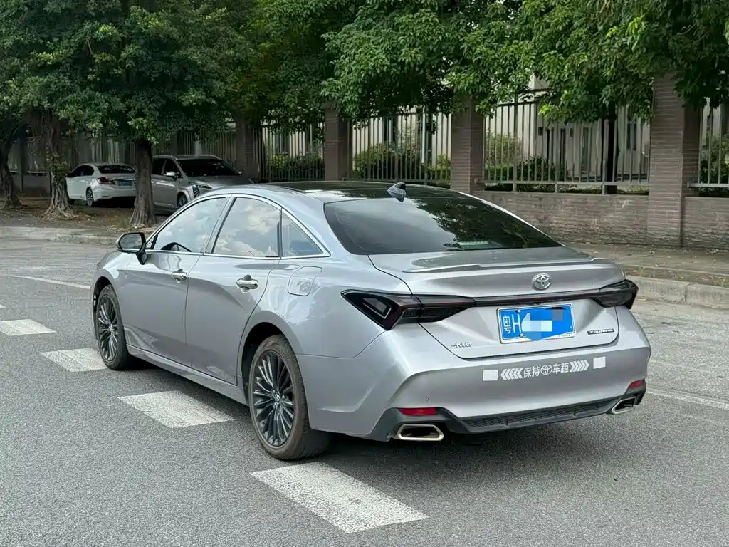 Toyota Avalon — миниатюра 6