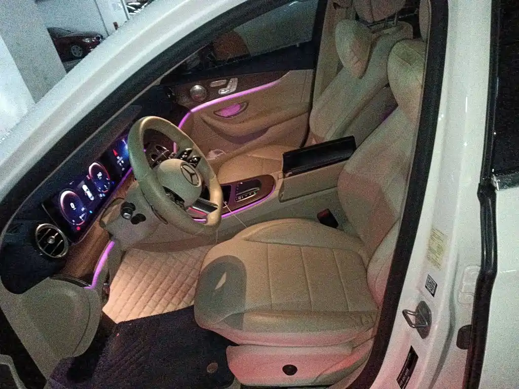 Mercedes-Benz E-Class — миниатюра 11